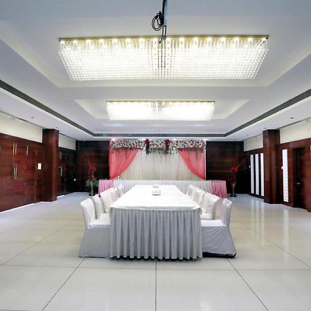 Hotel Shri Khedapati International Dewās Exterior foto