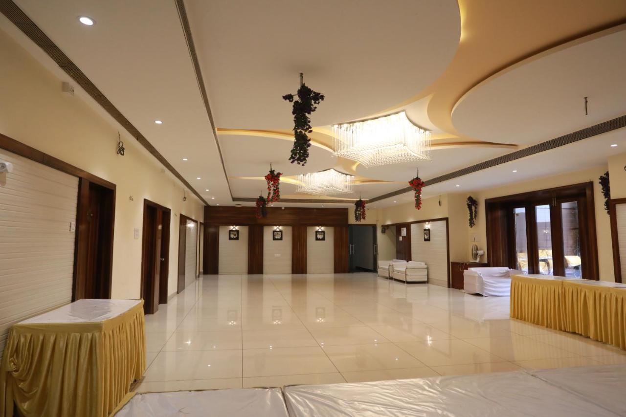 Hotel Shri Khedapati International Dewās Exterior foto