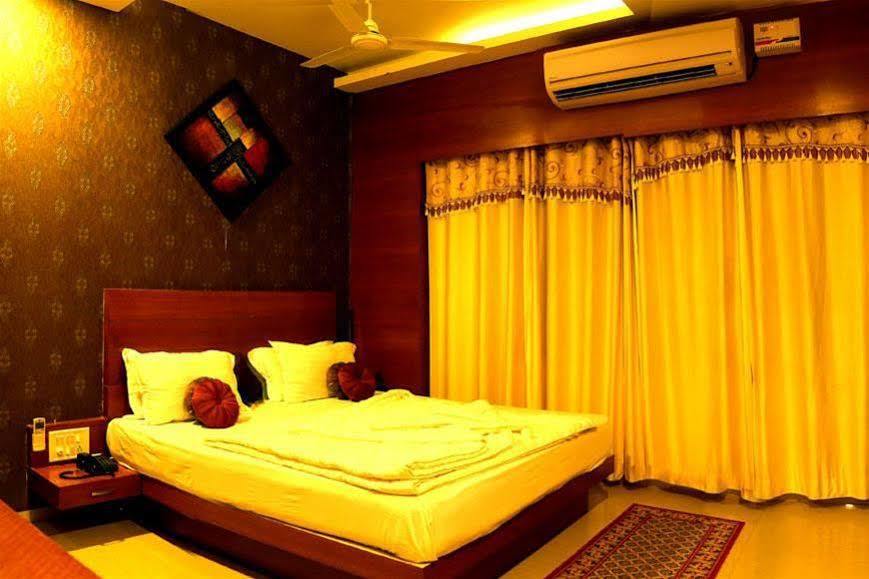 Hotel Shri Khedapati International Dewās Exterior foto